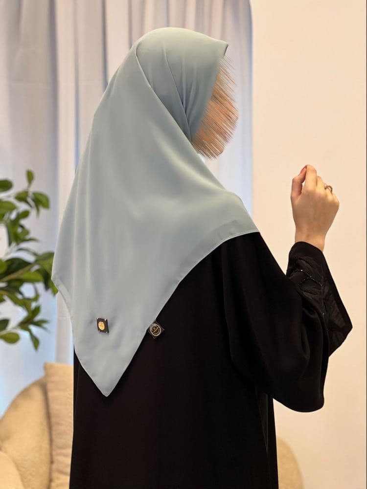 شاربة دجي الليل